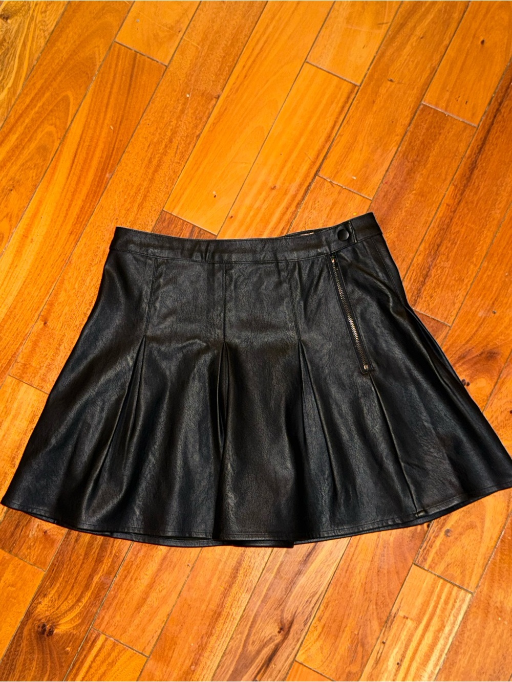 KanCan Black Faux Leather Pleated Mini Skirt